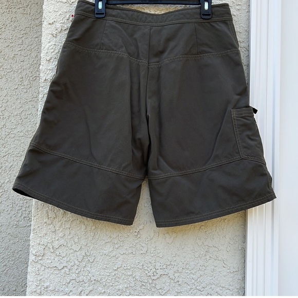 Mountain hardwear Men's Green Nylon Cargo Hiking Short Size M - Picture 5 of 8